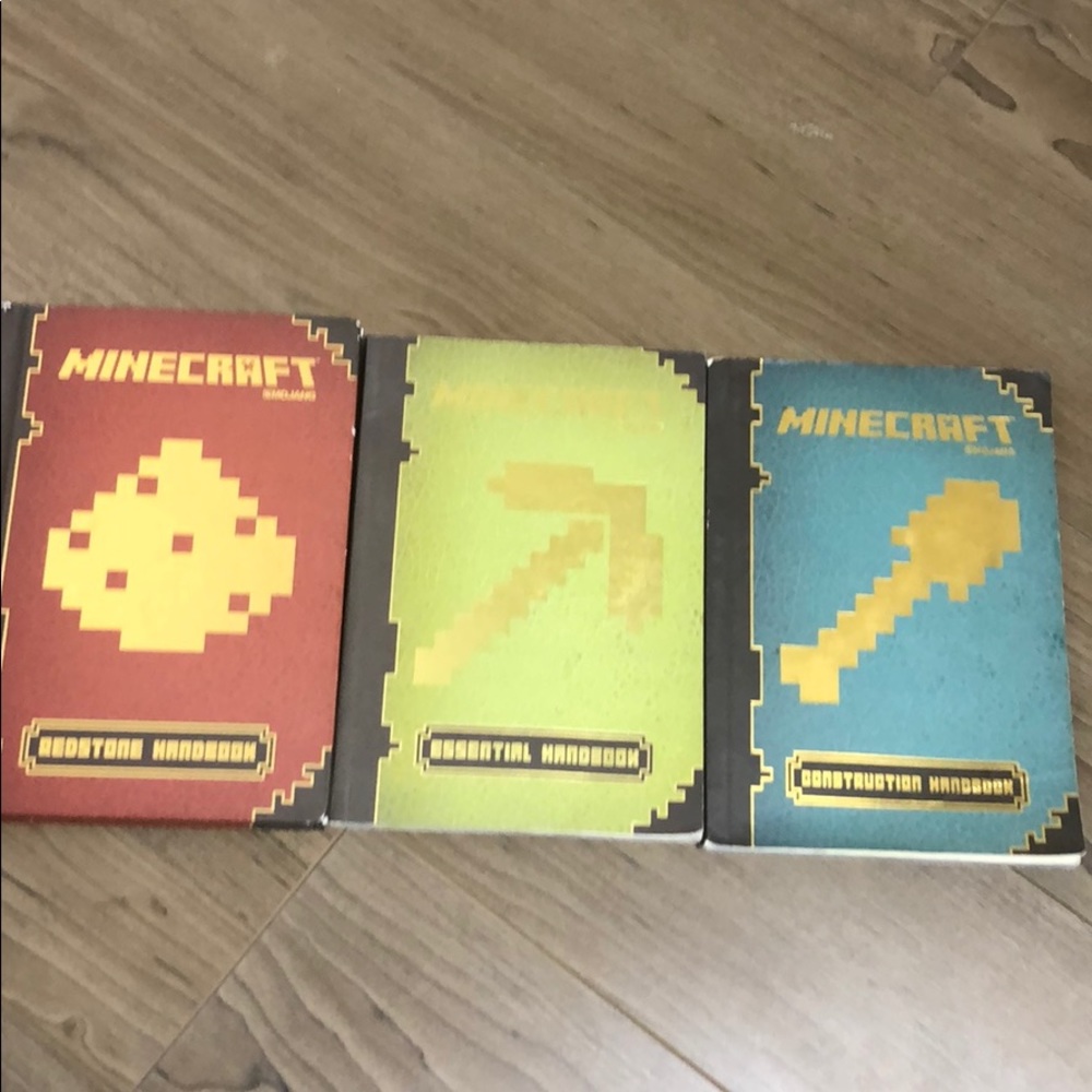 3 Minecraft Handbooks - Picture 2 of 10